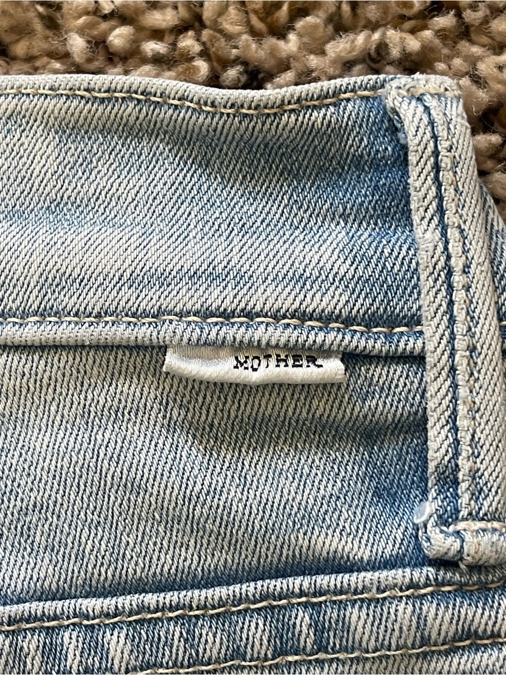 MOTHER The Weekender Fray Action Shot Jeans Women's 27 Light Wash Distressed USA - Picture 11 of 16